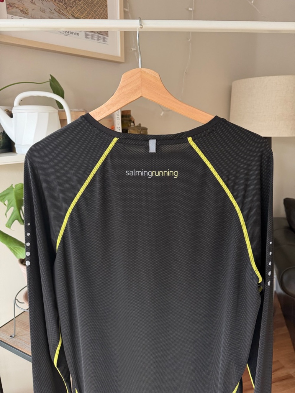 Salming Vented Running Performance Top with Neon Accents - Picture 3 of 6